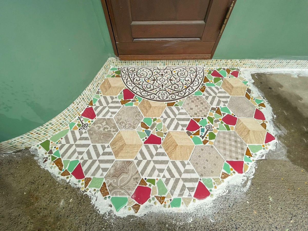 施工例（本品ではないタイルも含まれます）