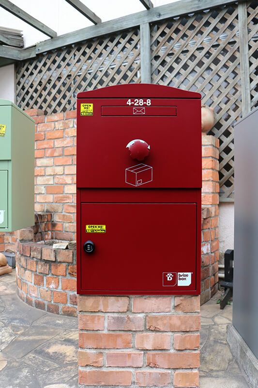 ボウクス川崎本店にて屋外展示中（本体別売：ボルドー）