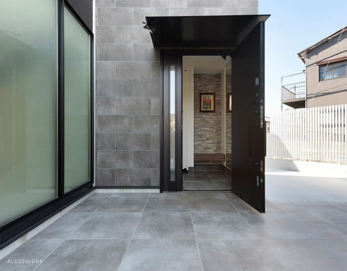 内床には（マット）、外床には（グリップ）をご利用ください。