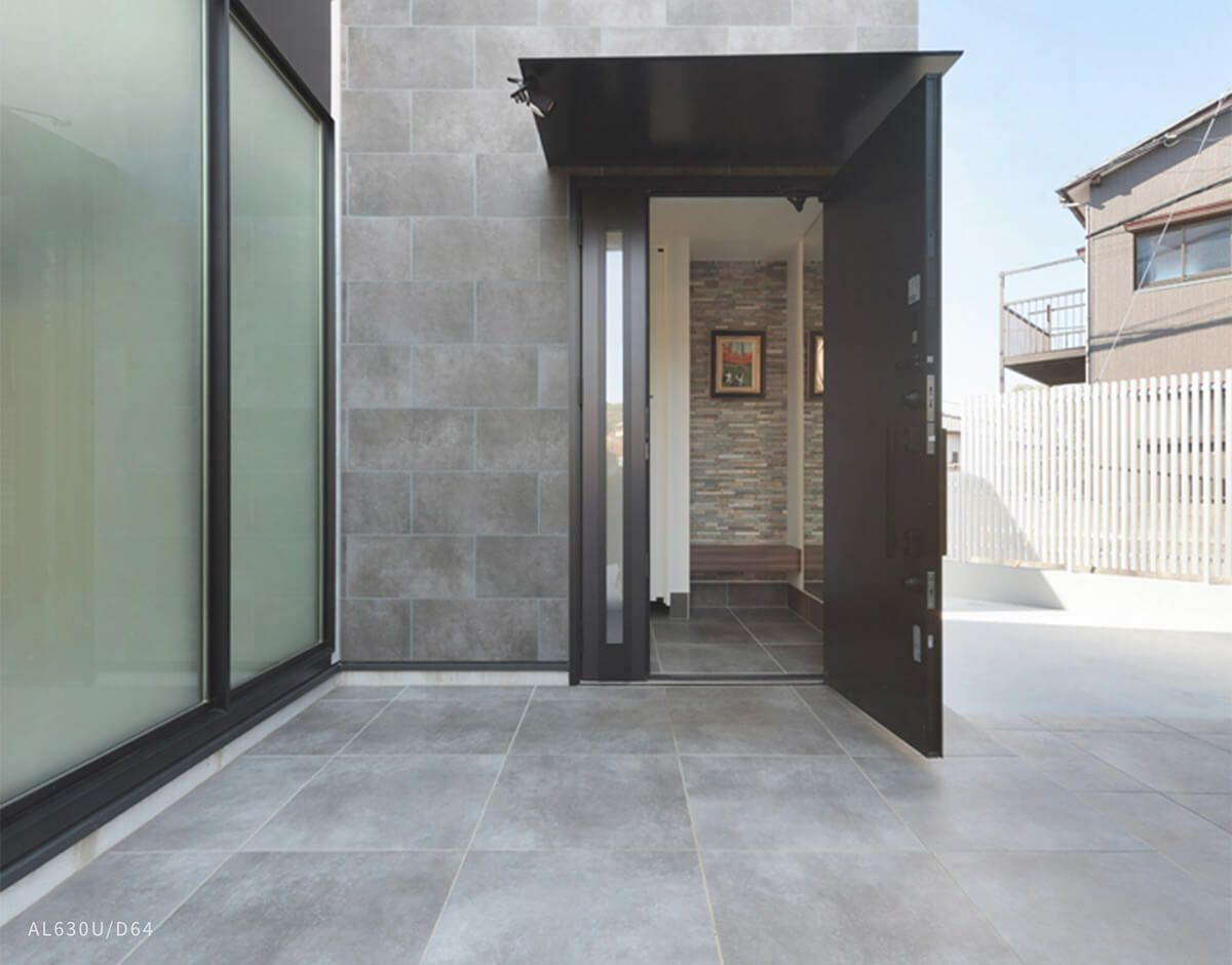 内床には（マット）、外床には（グリップ）をご利用ください。