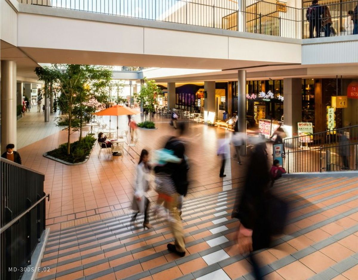 内床には（マット）、外床には（グリップ）をご利用ください。