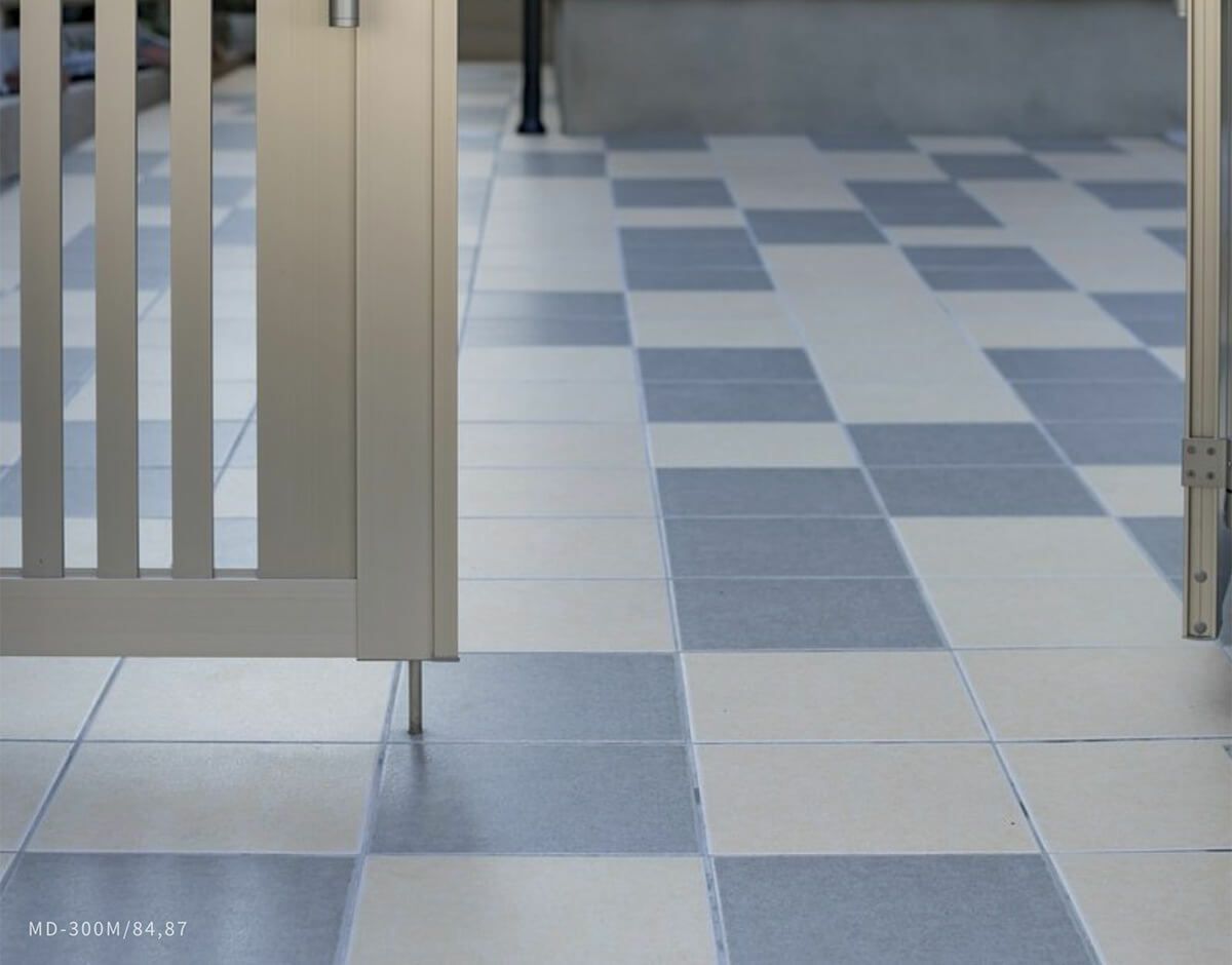 MD-300M/84.87　内床には（マット）、外床には（グリップ）をご利用ください。