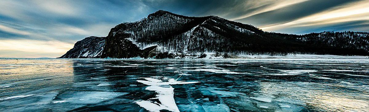 ロシア バイカル湖をイメージ