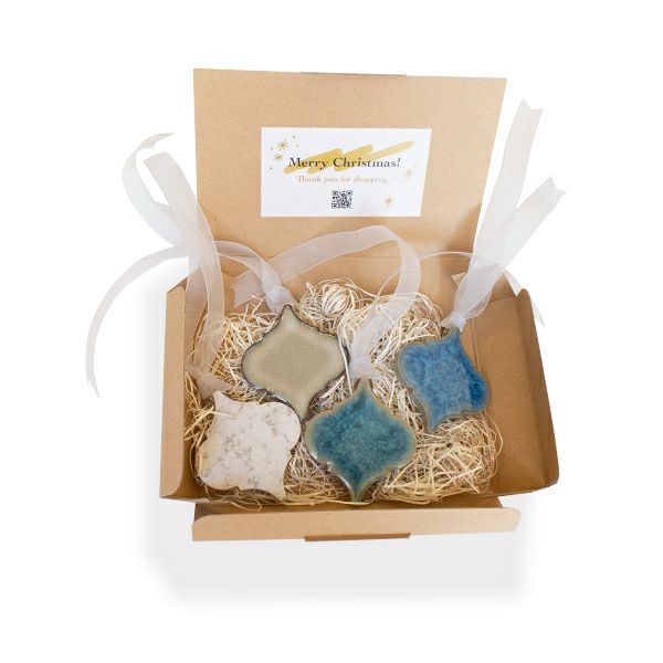 店頭販売例（郵送の場合、箱は付属しません）